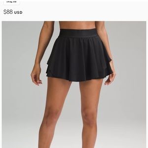 Lululemon skort. Black. Size 6!! Worn twice! Excellent condition